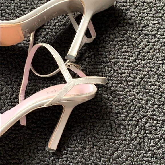 Silver BCBG heels - Picture 5 of 6
